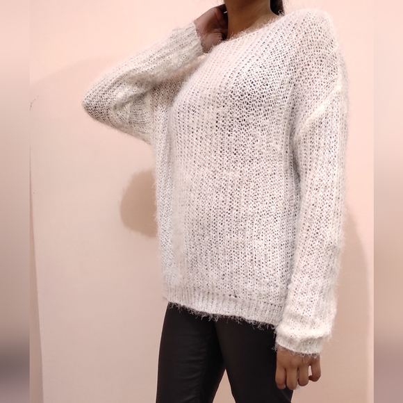 💜White Sweater - Picture 3 of 7